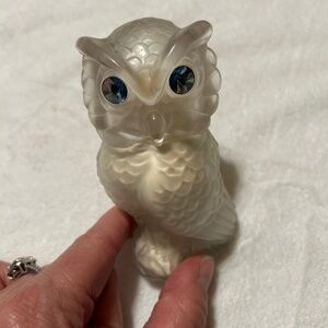 Avon Snow Owl Sonnet Sachet Powder of Glass